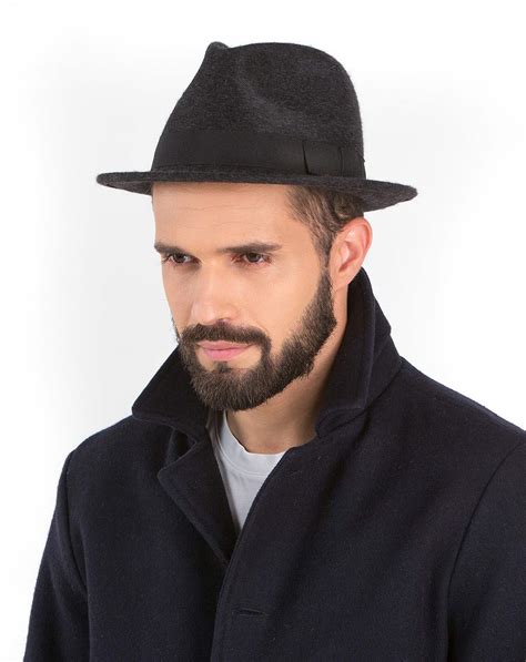 tudor cappello con sciarpa girocollo|Scaldacollo e sciarpe uomo: cashmere e tessuti pregiati .